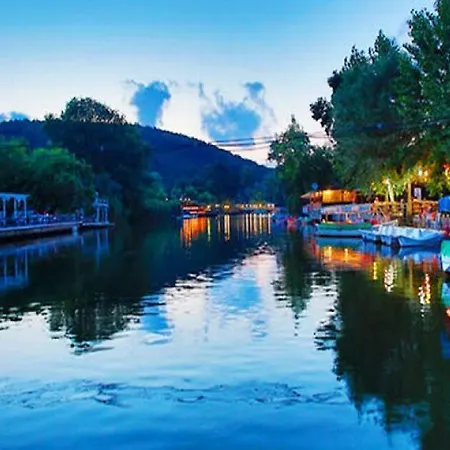 Motel Kuecuek Ev Motel Ağva