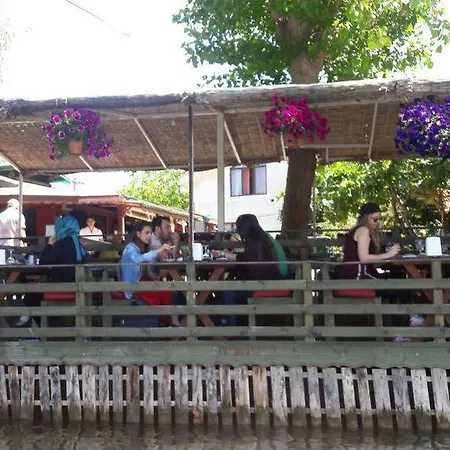 Kuecuek Ev Motel * Ağva