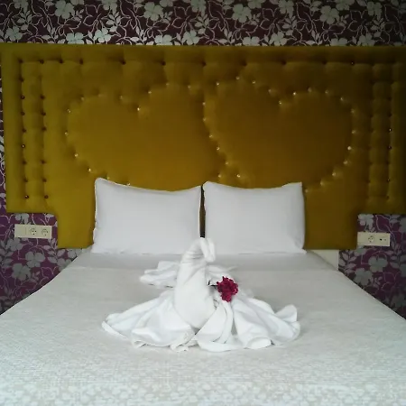 Kuecuek Ev Motel מוטל